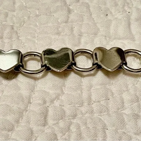 Vtg 1950s metal belt. Hearts adjustable w/ dangling heart. 26-32 inch waists. - Picture 3 of 6